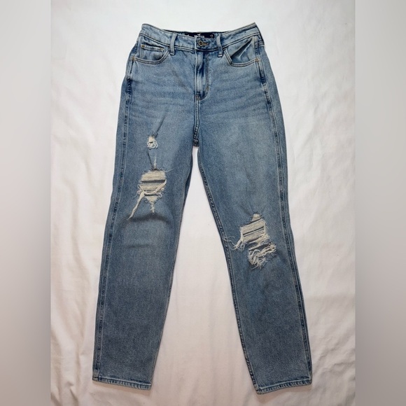 Hollister Size 1/25 Light Wash Distressed Ultra Hi Rise Straight Leg Mom Jeans - Picture 1 of 10